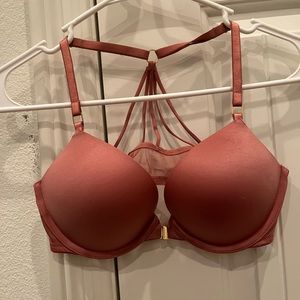 Victoria’s Secret bombshell